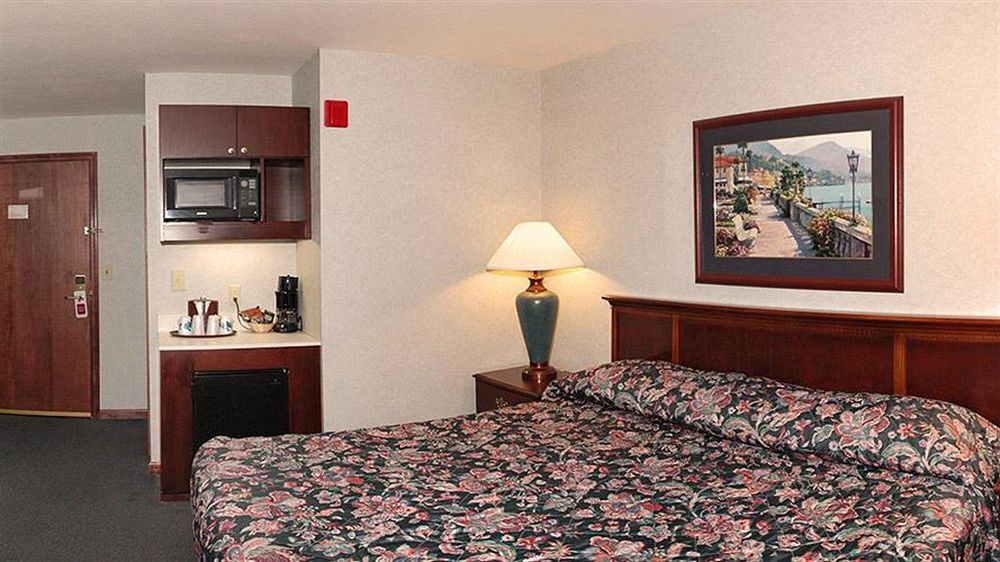 Quality Inn & Suites Cincinnati I-275 Спрингдейл Экстерьер фото