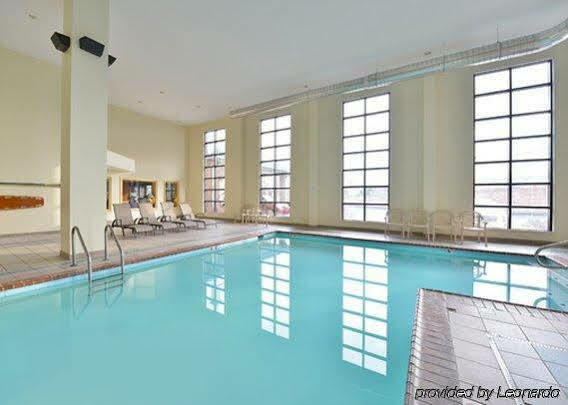 Quality Inn & Suites Cincinnati I-275 Спрингдейл Экстерьер фото